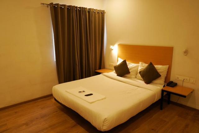 Treetop Inn Ченнаї Екстер'єр фото